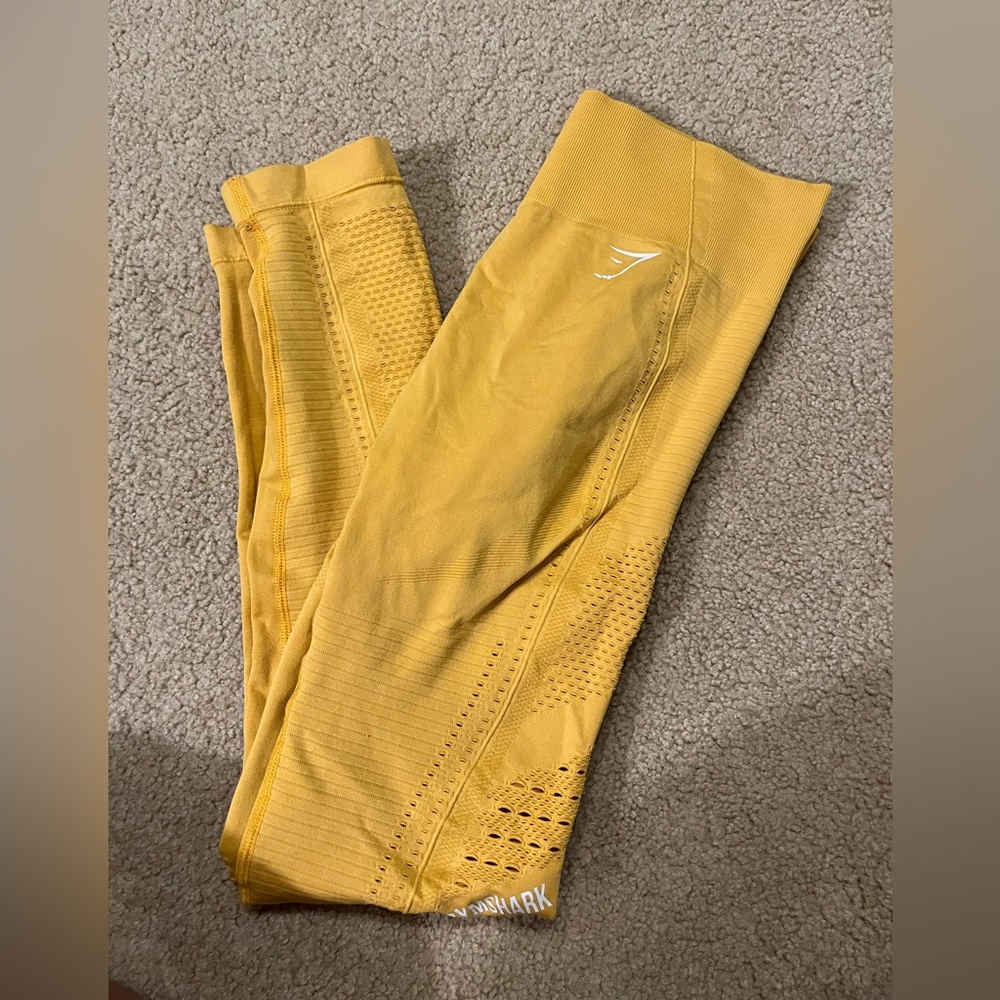 COPY - Yellow leggings Gymshark